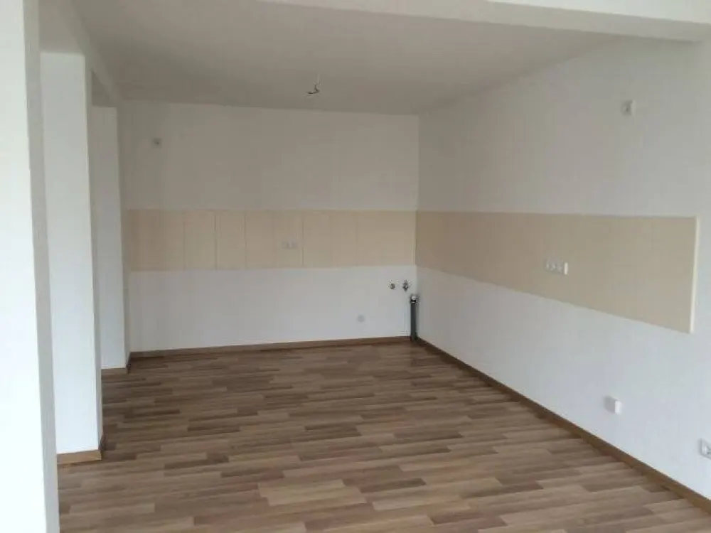 +ERSTKLASSIGE 5R.-WHG.++BALKON+TOLLES BAD+GÄSTE WC+FBH+LIFT+TIEFGARAGE+UVM.+