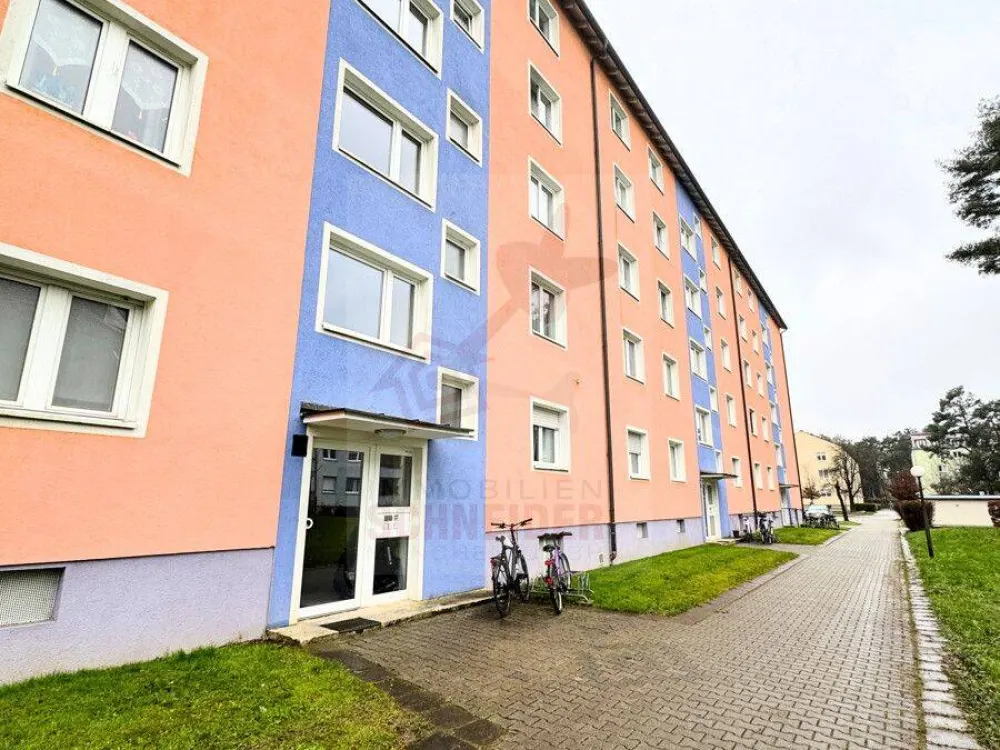 IMMOBILIEN SCHNEIDER - Milbertshofen - Beautiful 3-Room Apartment with Balcony