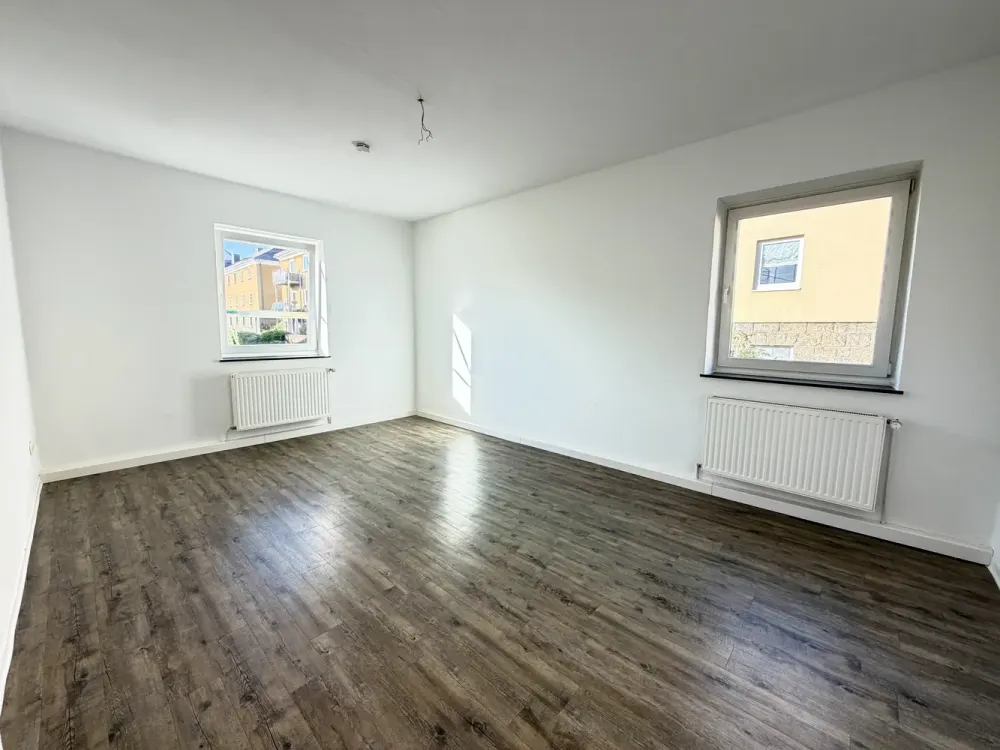 Spacious 4-Room Apartment with Flair Seeks New Tenants!