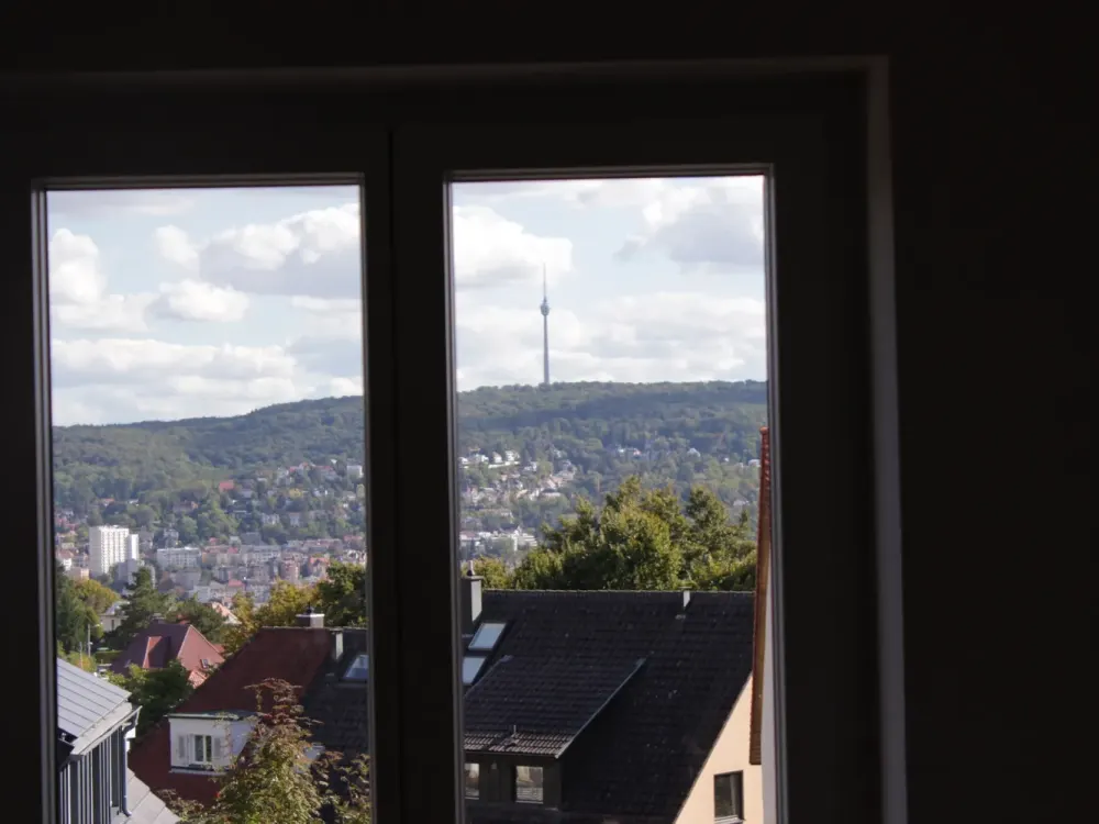 Killesberg_helle 2-Zimmer-Wohnung mit Balkon und Einbauküche