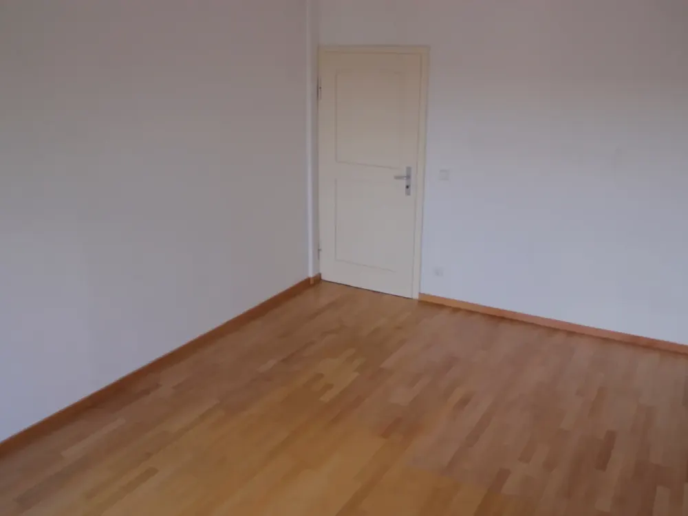 Killesberg_helle 2-Zimmer-Wohnung mit Balkon und Einbauküche