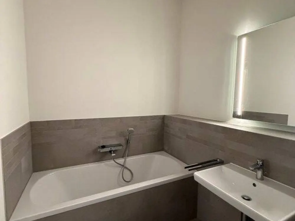 Moderne 2-Zimmer-Wohnung direkt im Zentrum mit Einbauküche