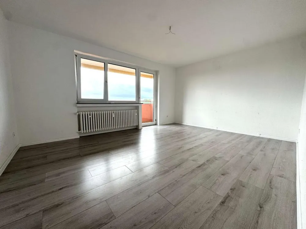 Über den Dächern von Bochum: lichtdurchflutete 3,5 Zimmerwohnung mit Balkon