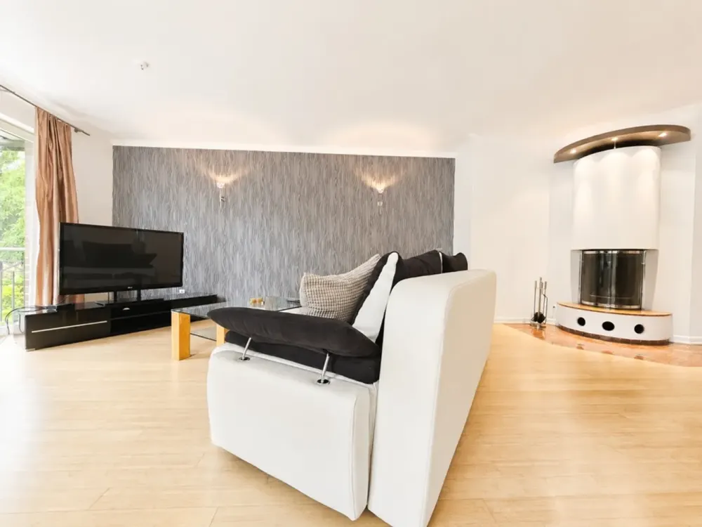 3-Room Dream Apartment in Perfect Town Center Location of Wellingsbüttel!