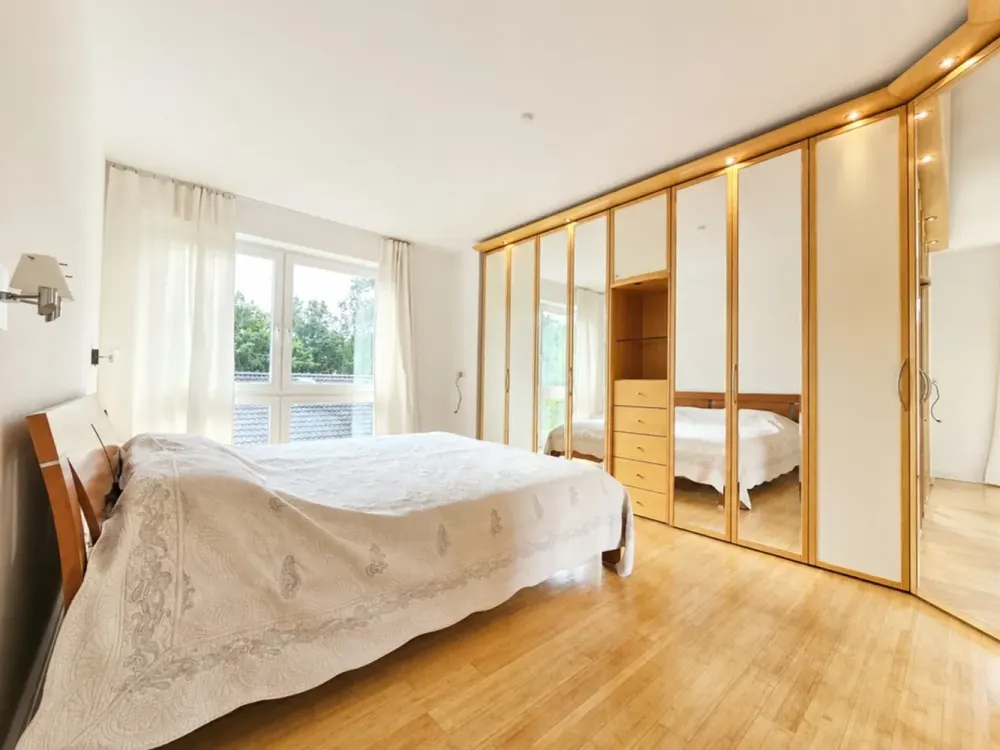 3-Room Dream Apartment in Perfect Town Center Location of Wellingsbüttel!