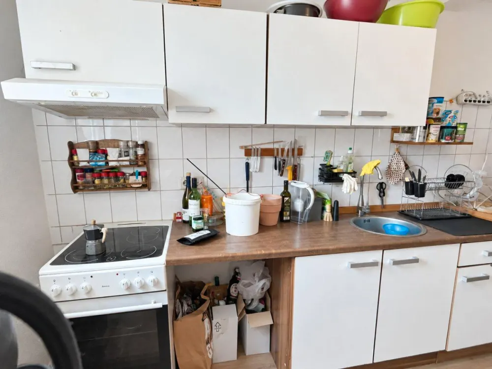 2-Zimmer-Wohnung mit Einbauküche in zentraler Lage