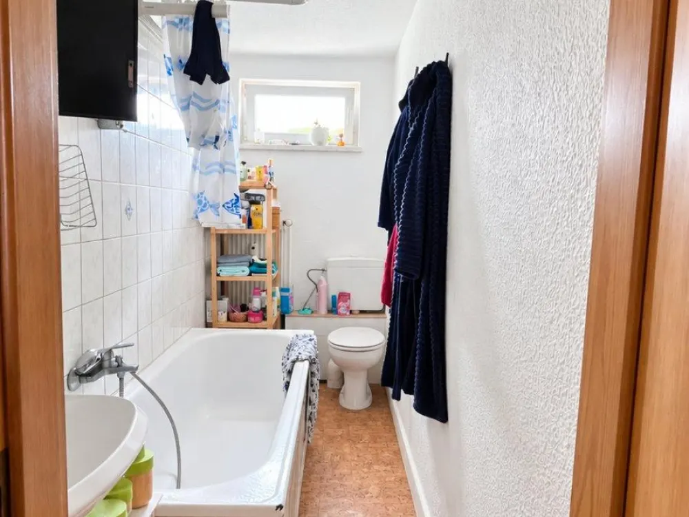 2-Zimmer-Wohnung mit Einbauküche in zentraler Lage