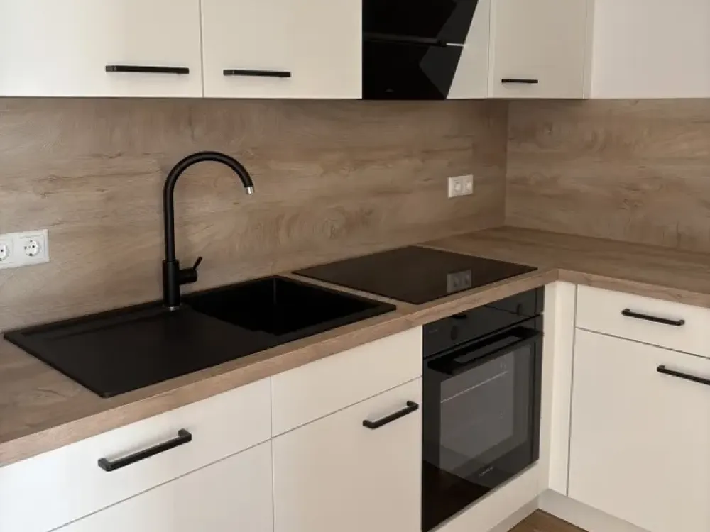 Cozy and High-Quality New Apartment with Balcony, Fitted Kitchen and Underfloor Heating!