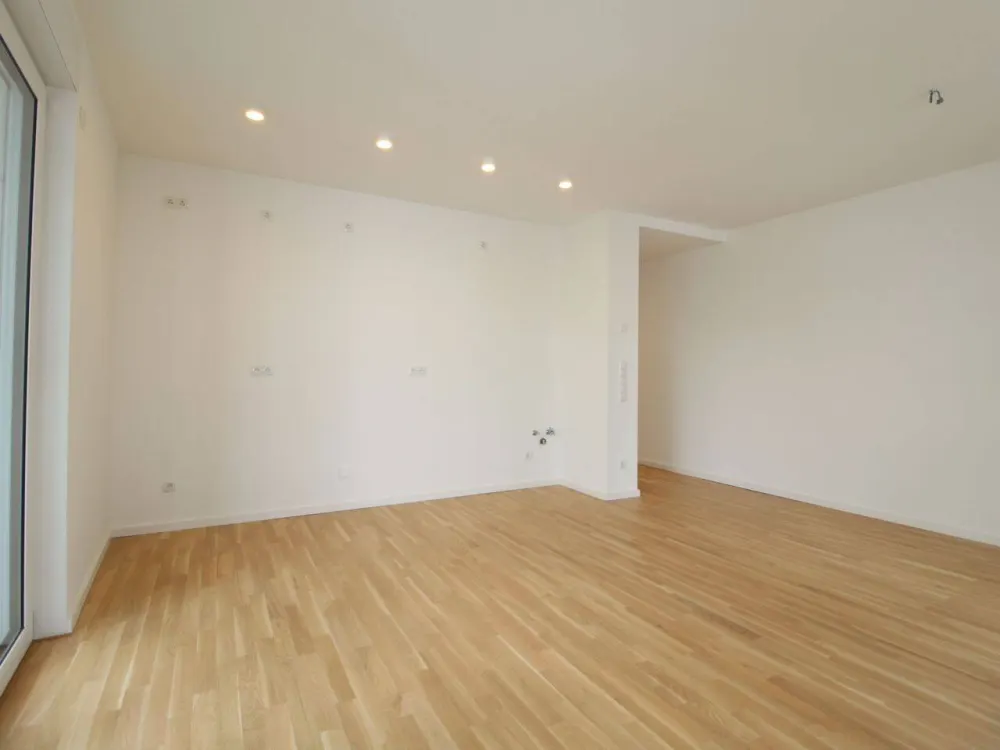 Erster Monat kaltmietfrei! Moderne 2-Zimmerwohnung mit Balkon ruhigem Hinterhaus!