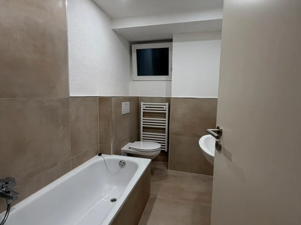 2-Zimmer-Wohnung mit modernisiertem Badezimmern zu vermieten