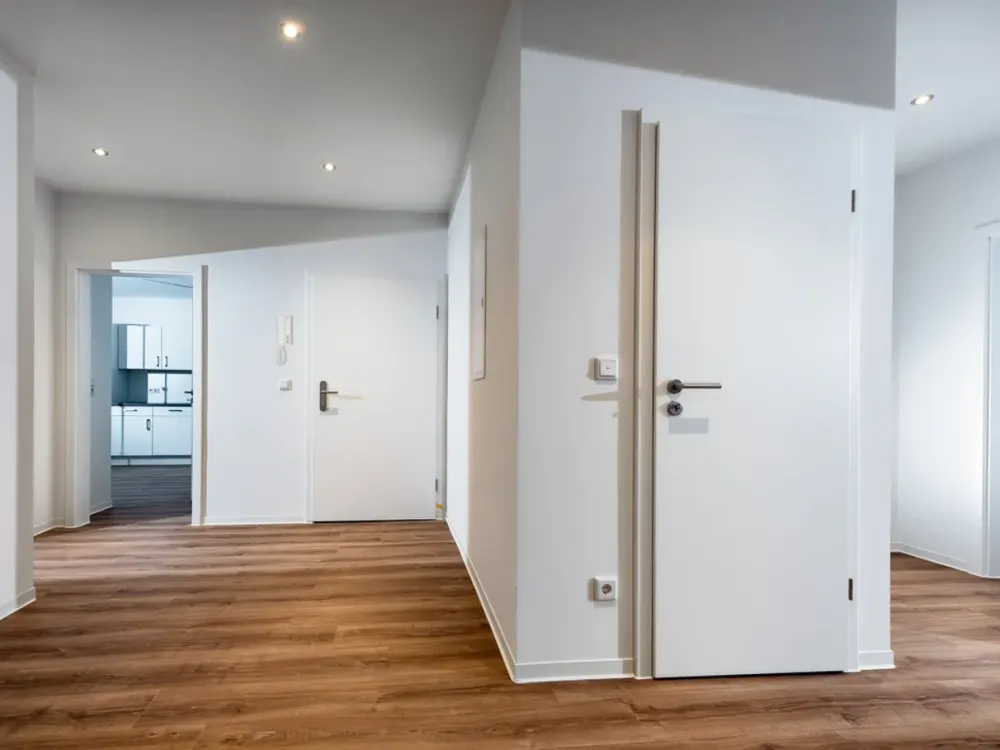 Direkt vom Eigentümer: Etagenwohnung mit Einbauküche und großzügiger Raumaufteilung in Stadtmitte