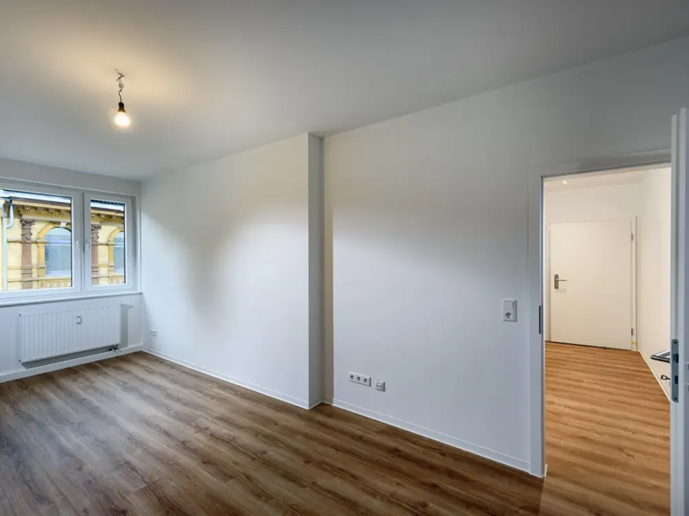 Direkt vom Eigentümer: Etagenwohnung mit Einbauküche und großzügiger Raumaufteilung in Stadtmitte