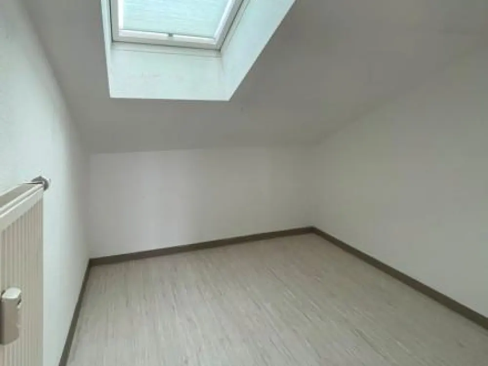 Bright 2-Room Apartment with Roof Terrace in a Quiet and Green Residential Area!