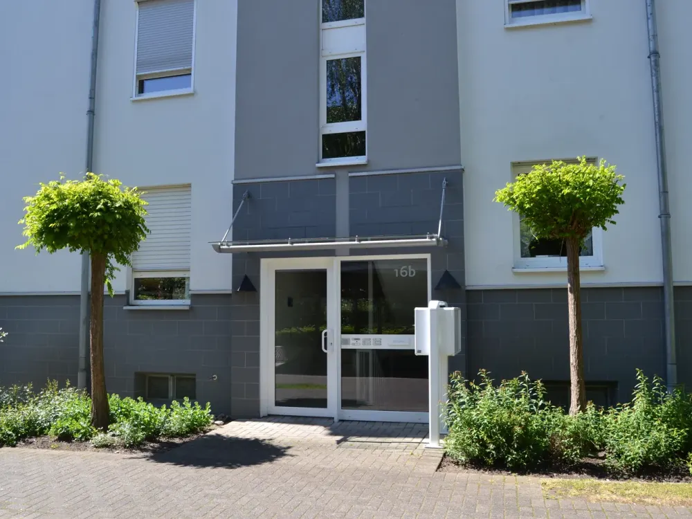 Brilliant Connection Between Central Location and Proximity to Nature in Duisburg-Großenbaum