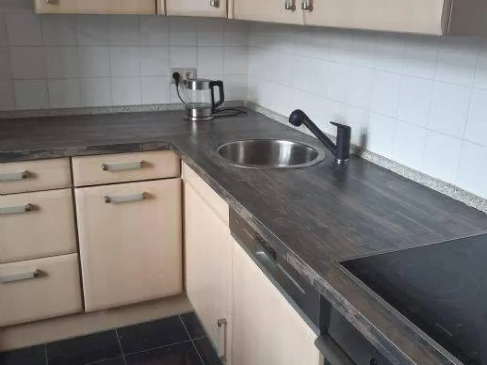 Großzügiges 2-Zi-Appartement mit Dachterrasse, sanierter Altbau