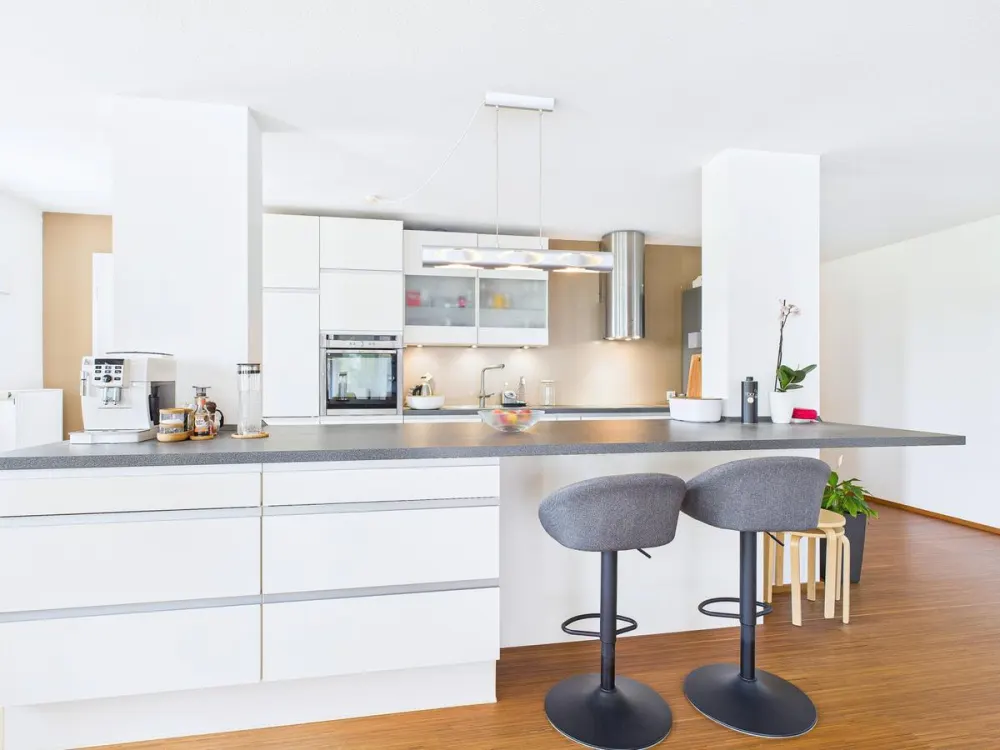 Sonnige 5-Zi-Wohnung mit Aufzug/EBK in TOP-Lage