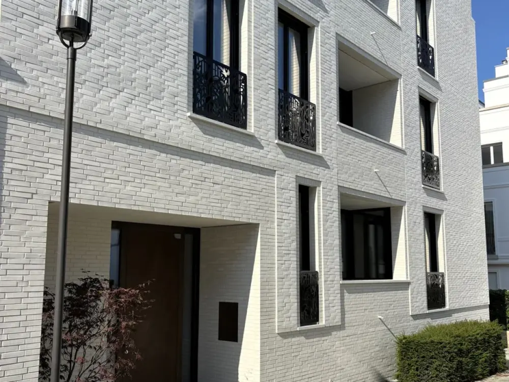 Exklusive, voll eingerichtete Wohnung an einer der schönsten Adressen Hamburgs