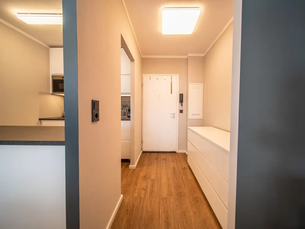 Luxuriös sanierte Wohnung über der Shopping-Mall und den Dächern der Stadt