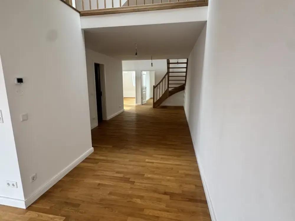 Hochwertige Dachgeschosswohnung mit Galerie und Stil