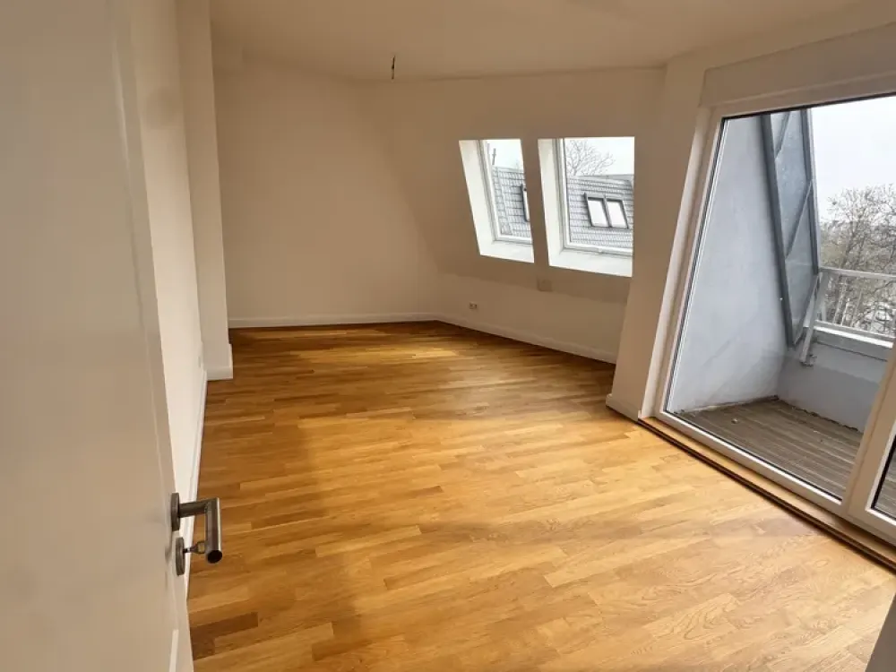 Hochwertige Dachgeschosswohnung mit Galerie und Stil