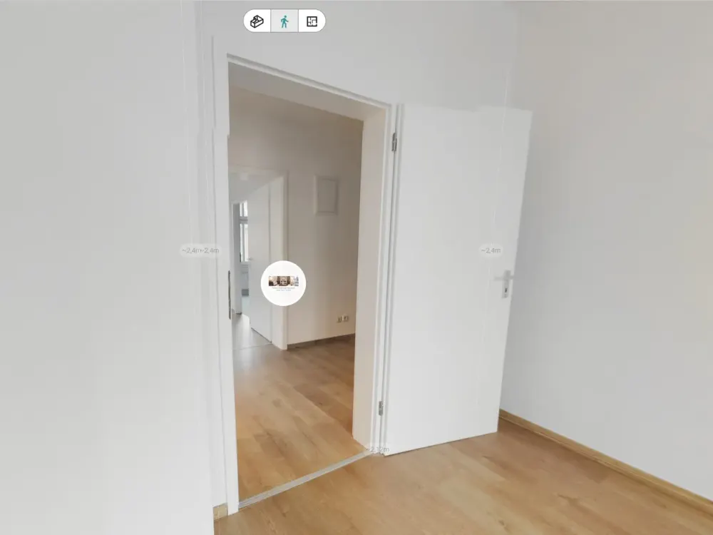 Bright, Modernized 2-Room Apartment with Balcony & Built-in Kitchen, Near Old Town, Available Immediately