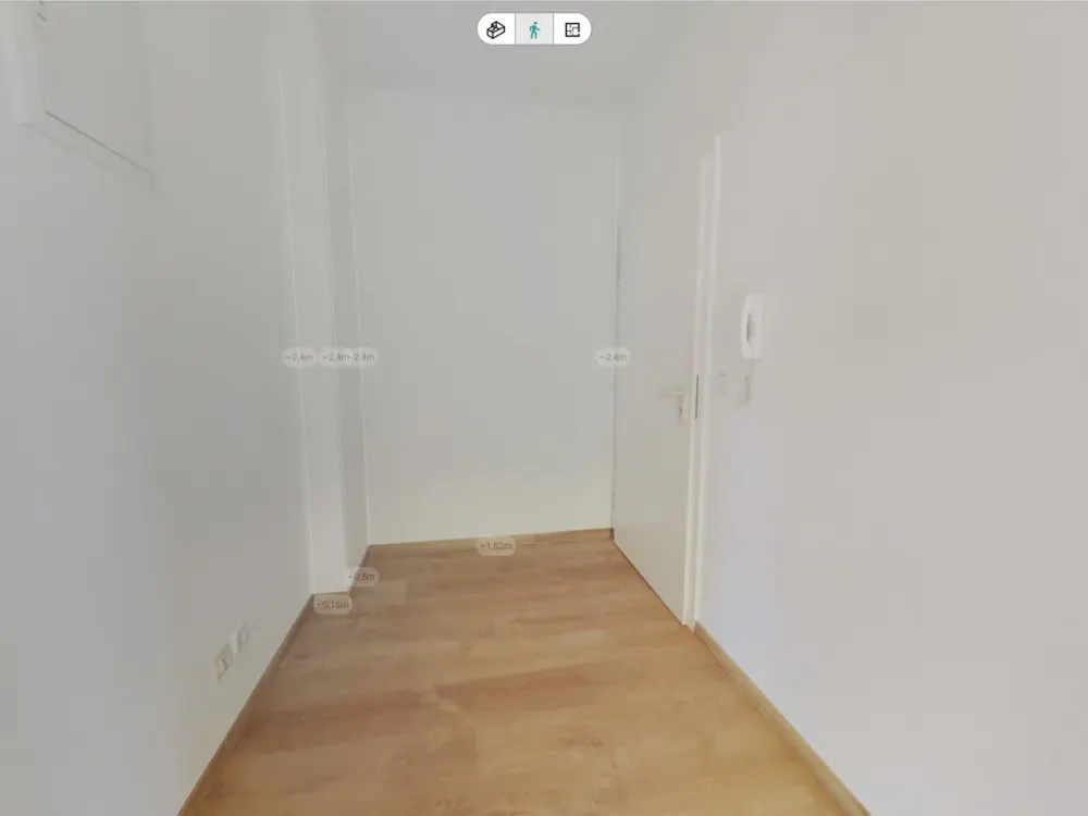 Bright, Modernized 2-Room Apartment with Balcony & Built-in Kitchen, Near Old Town, Available Immediately