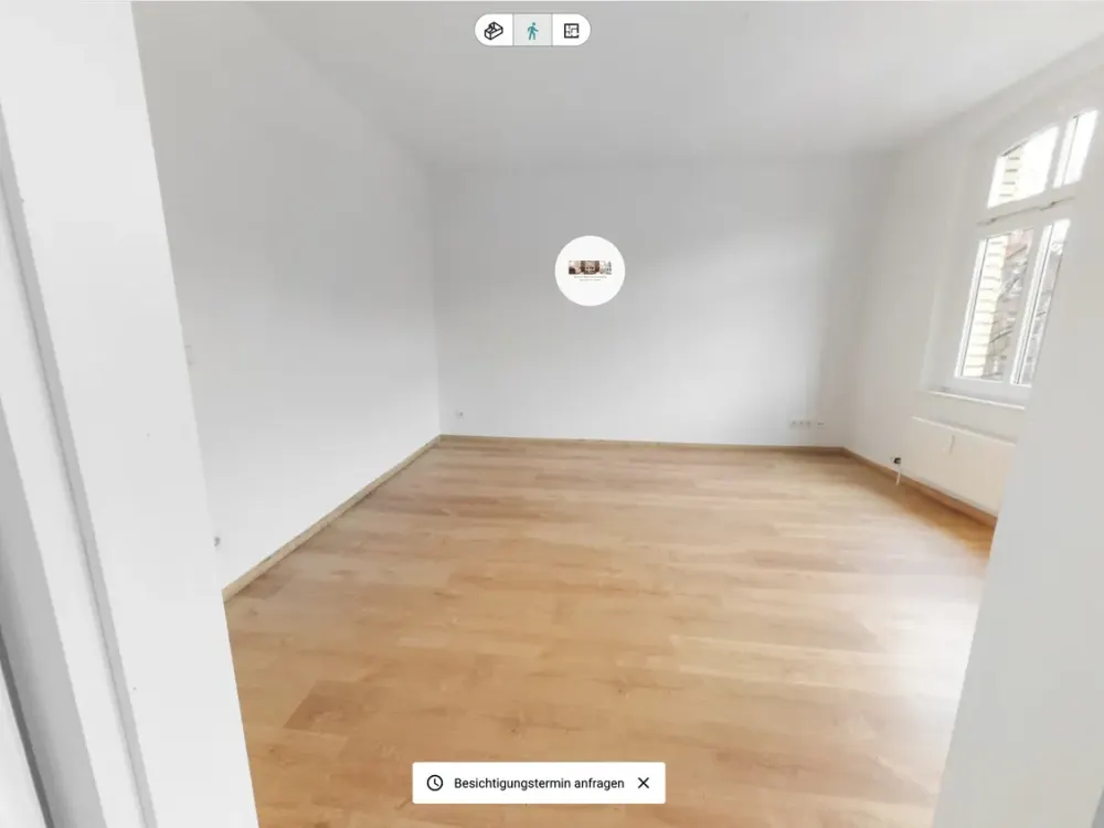 Bright, Modernized 2-Room Apartment with Balcony & Built-in Kitchen, Near Old Town, Available Immediately