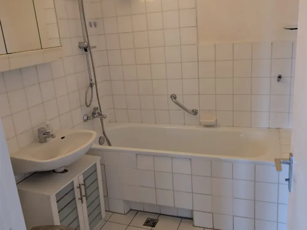 Wohnen mit Charakter: Zweizimmerwohnung in Reinickendorf -Abstand wird fällig