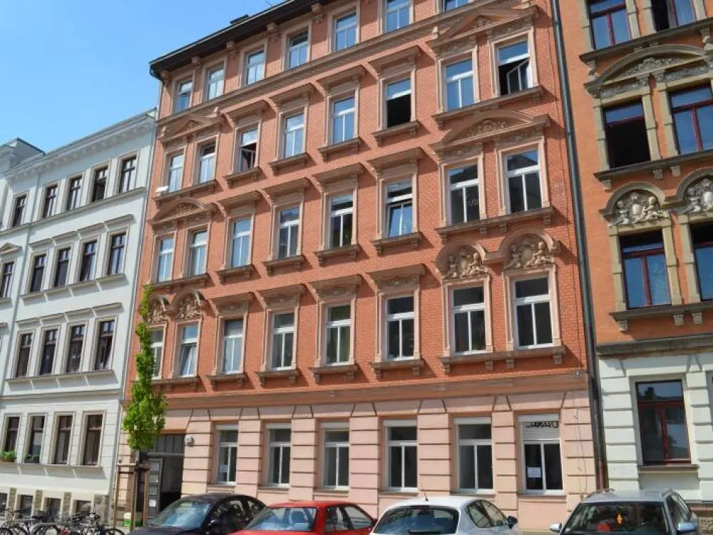 Teilsanierte 3-Zimmerwohnung in der Südvorstadt !