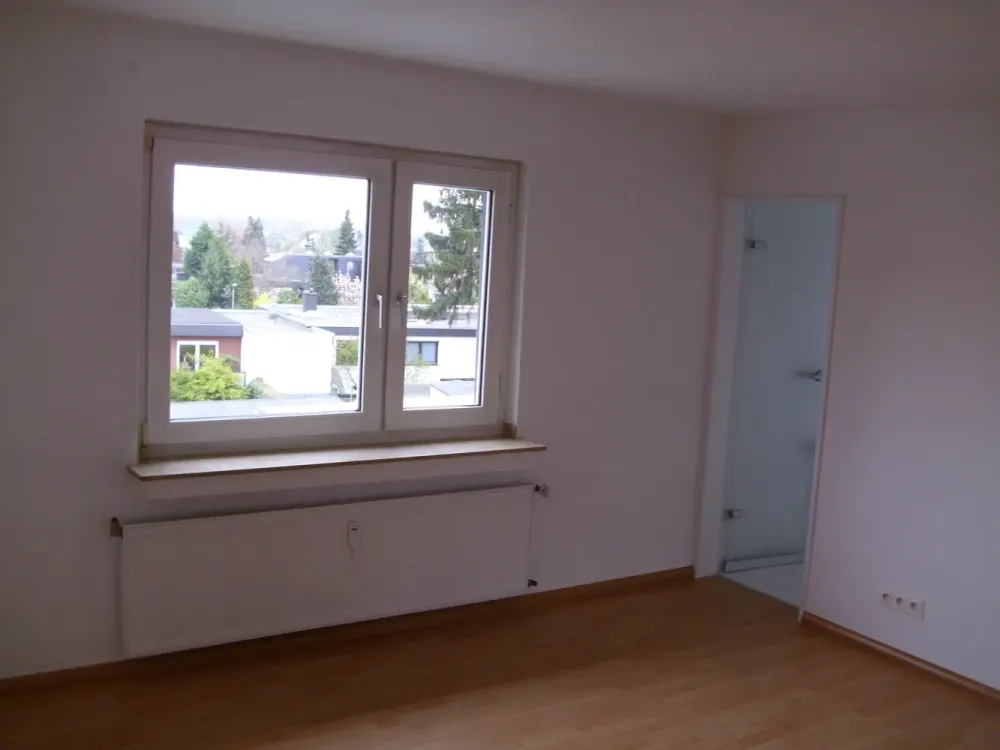 CALL ONLY, NO EMAIL! Apartment with 2 Rooms and Balcony in Köln-Westhoven