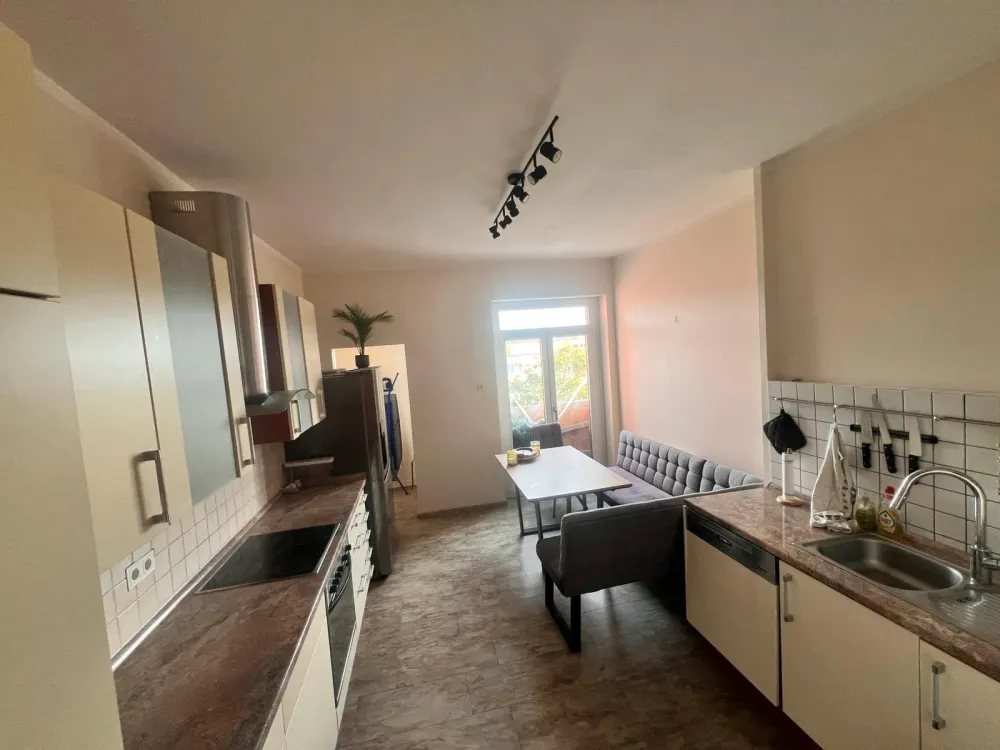 Möblierte 3-Zimmer-Wohnung mit Balkon, 95 m² in Hannover-Linden