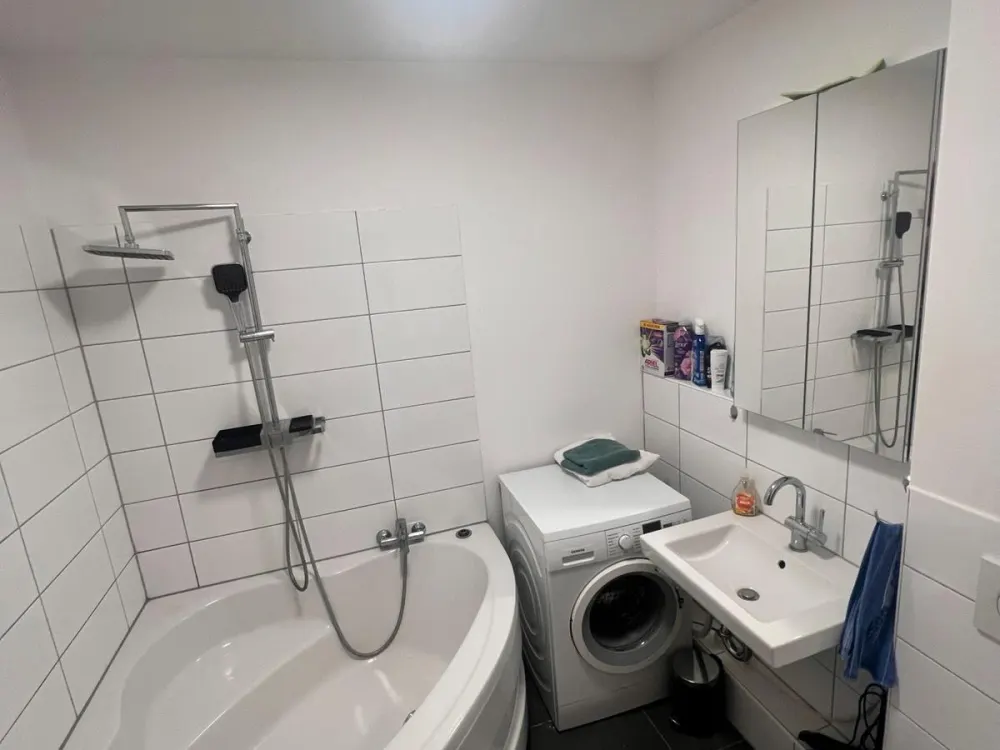 Möblierte 3-Zimmer-Wohnung mit Balkon, 95 m² in Hannover-Linden