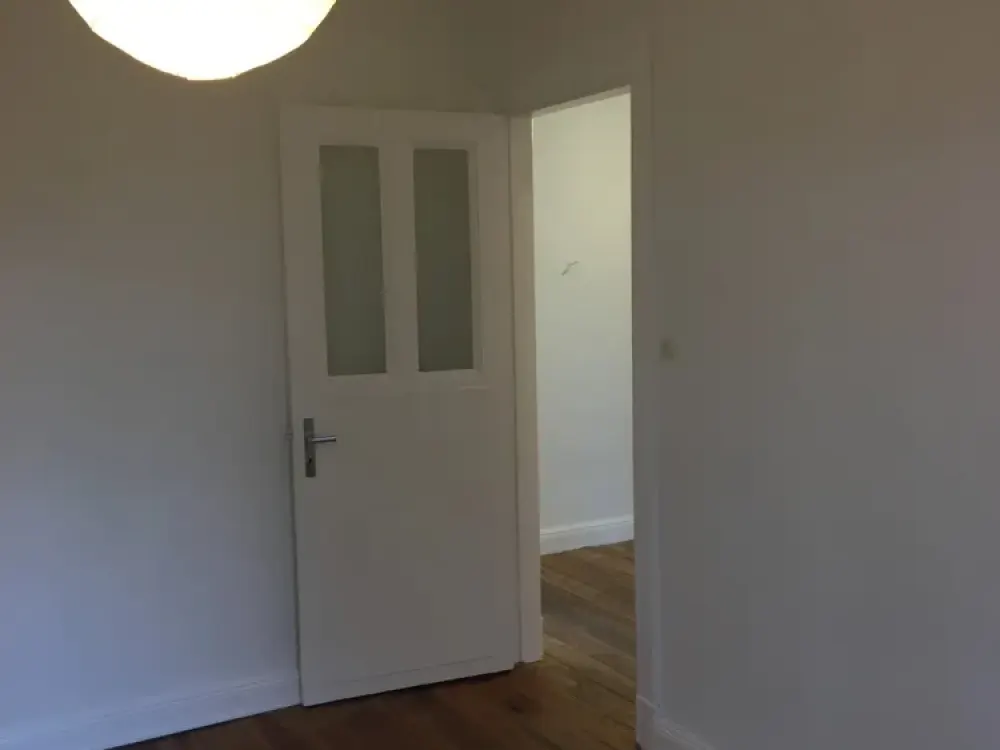 Winterhude: 2-Zi-Altbau mit Balkon: WG möglich