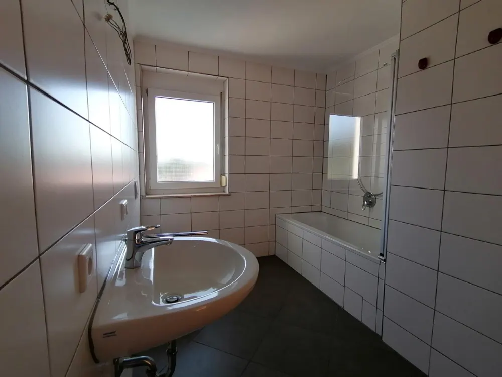 Perfekte 3-Zi.-DG in Fürth-Vach ohne Balkon und ohne Keller !!!