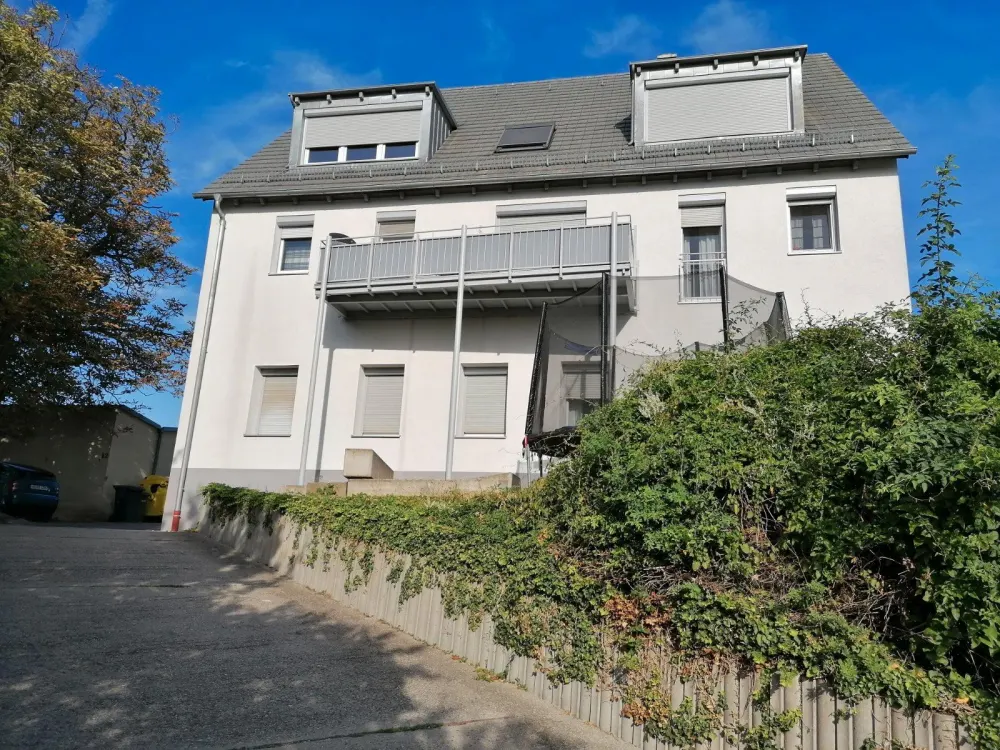 Perfekte 3-Zi.-DG in Fürth-Vach ohne Balkon und ohne Keller !!!