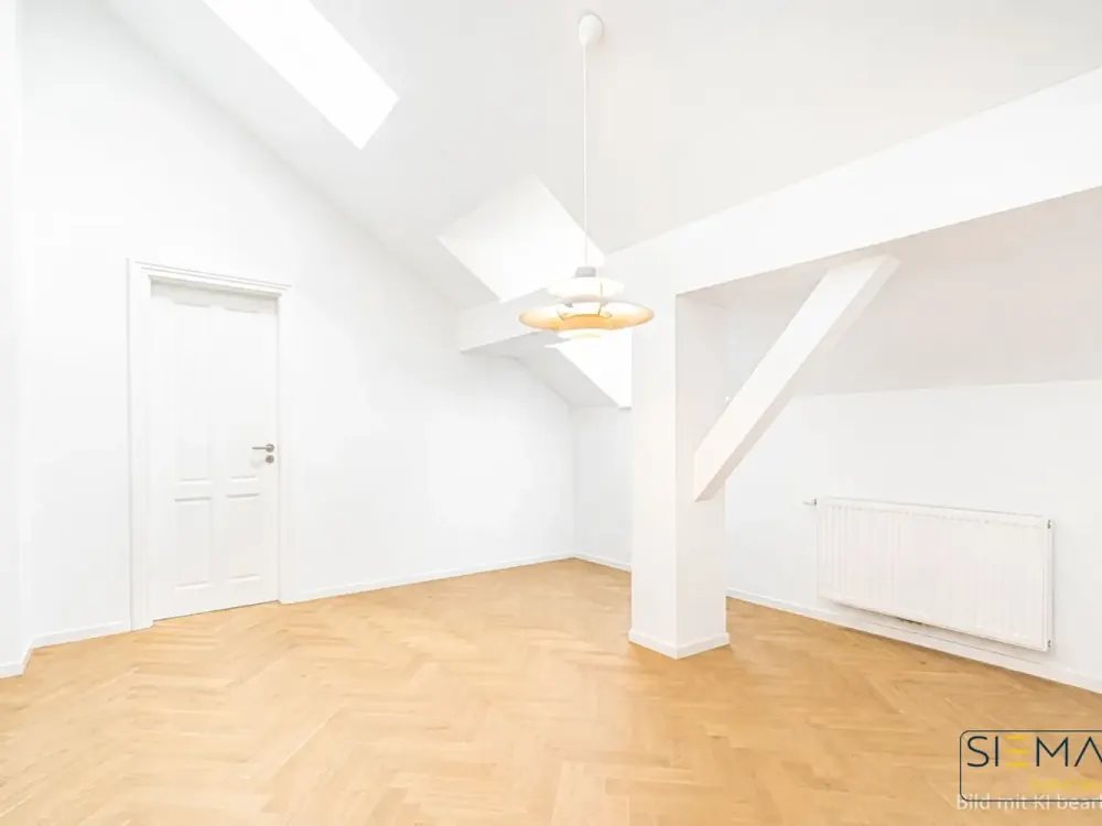 Frei ab 01.10.2026 * Altbau-Charme im Dachgeschoss * Alt-Perlach *