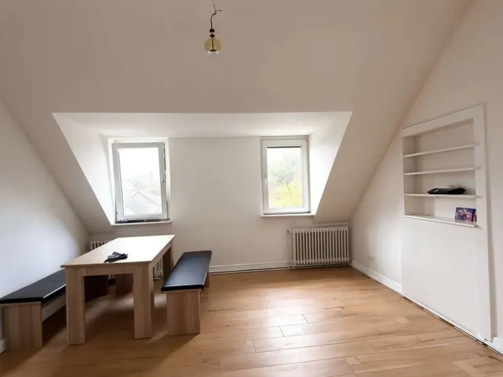 3-Zimmer-Dachgeschosswohnung, hell & gemütlich, ca. 58 m²