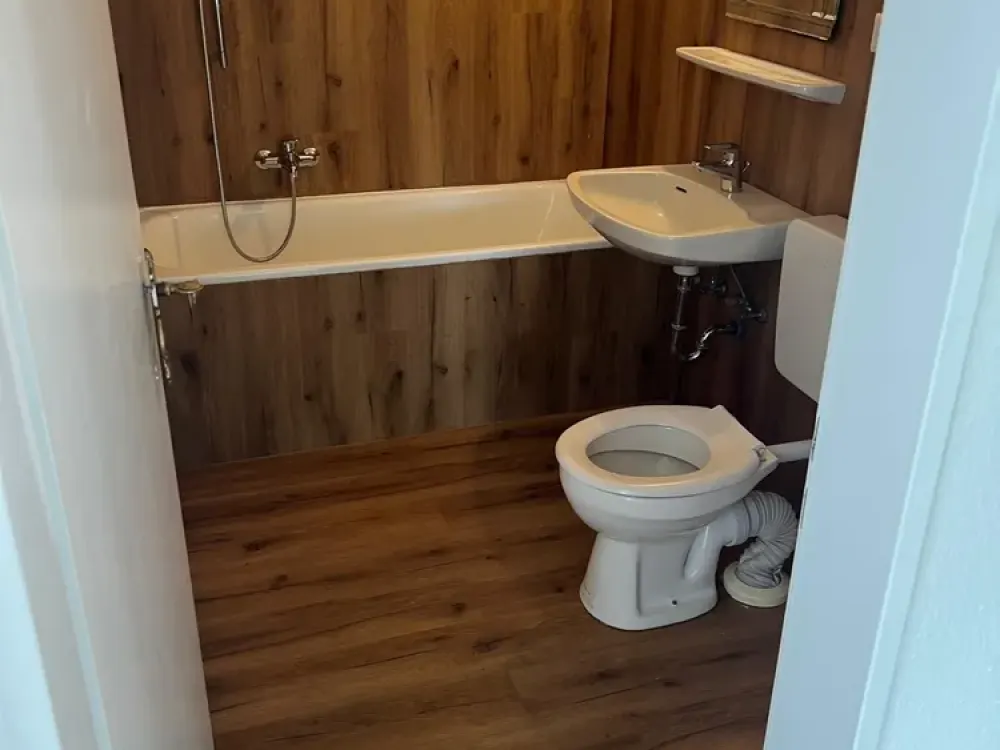Provisionsfrei! Top renovierte Dachgeschosswohnung mit Balkon!