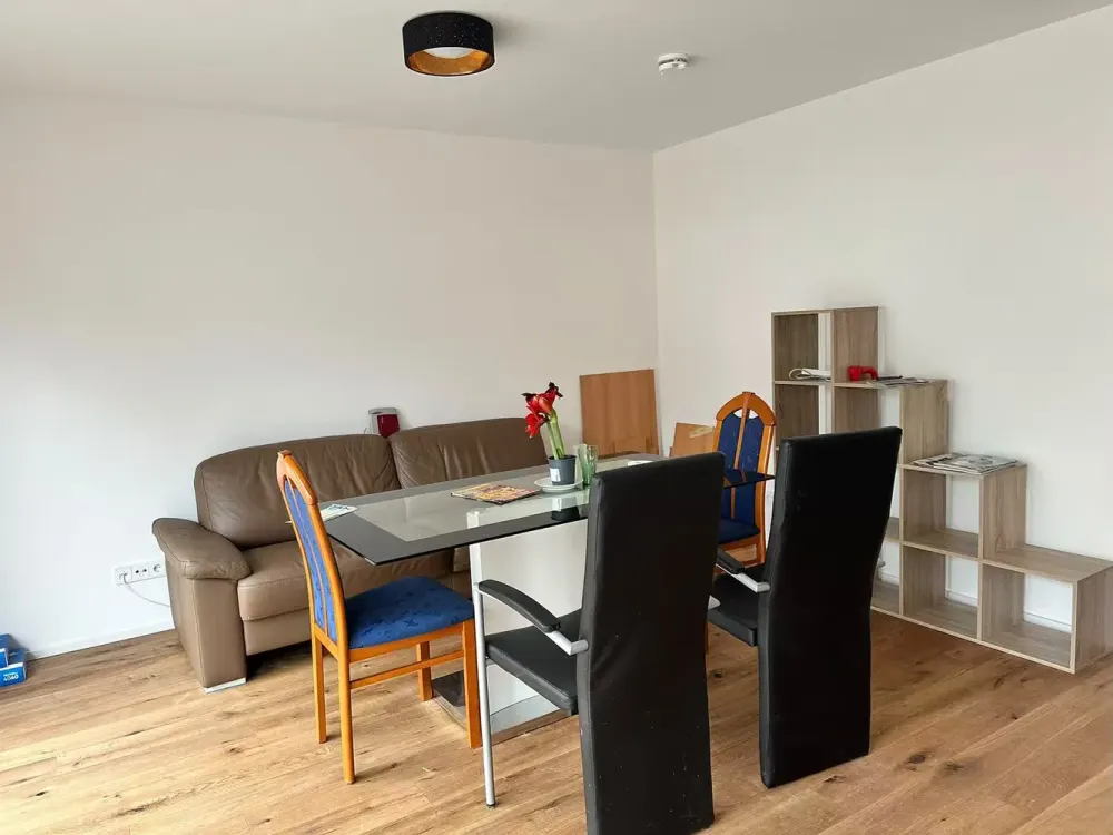 Spacious 5-Room Mid-Terrace House with Garden and Underground Parking