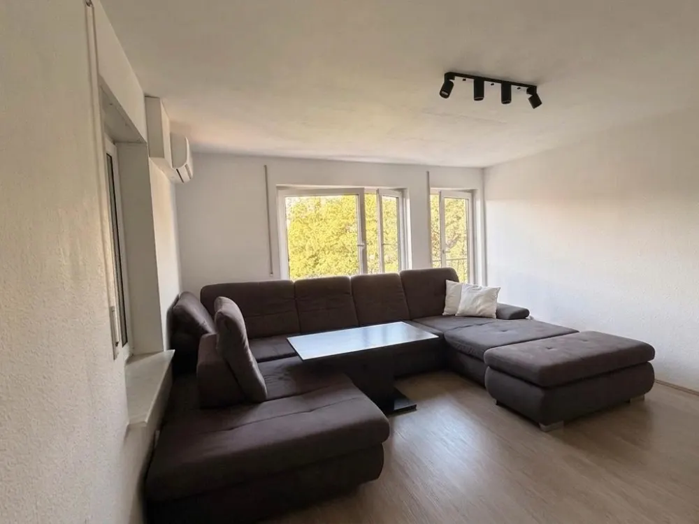 Heute Besichtigung 86m2 3 Zi. Wohnung 3.Etage Niederrad