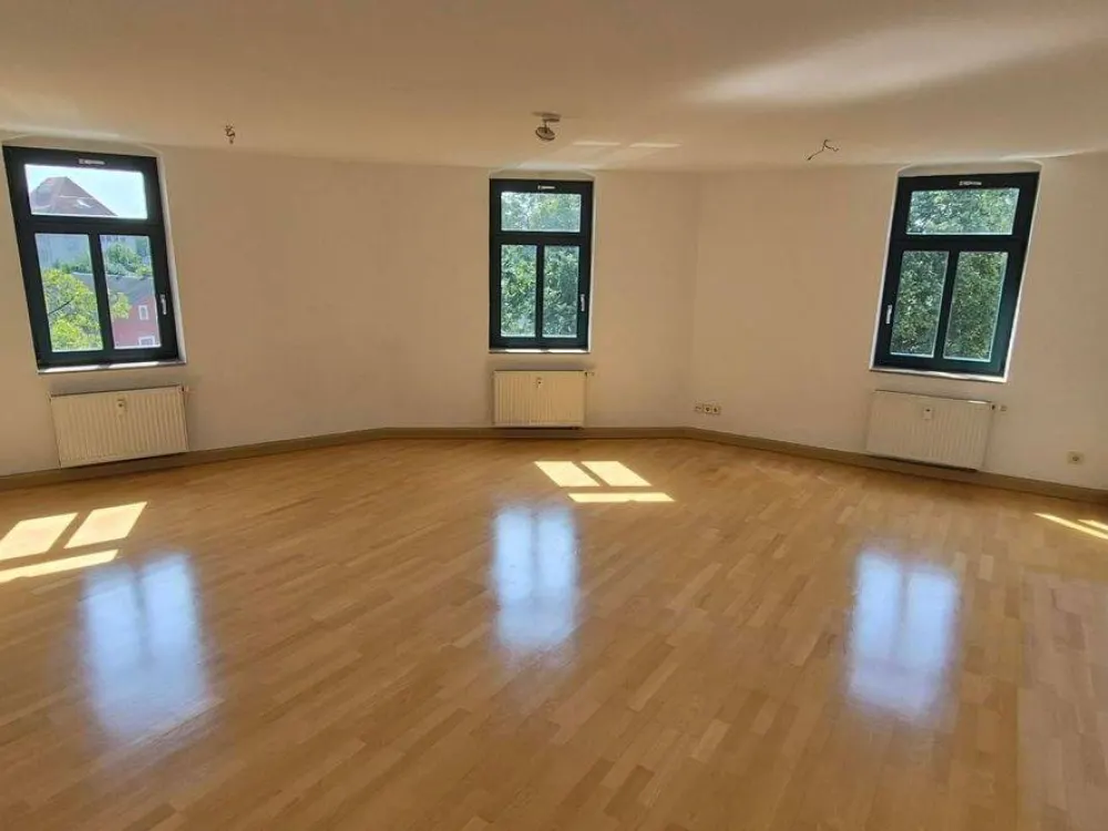 Großzügige 6-Zimmer-Maisonettewohnung mit 138 m² im Gründerzeithaus in Dresden-Cotta