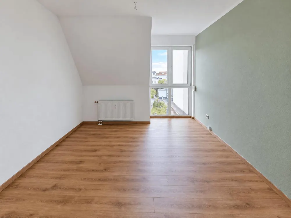 ABOVE THE ROOFS OF THE SOUTH // Well-laid-out 3-room apartment with balcony in Zentrum Süd
