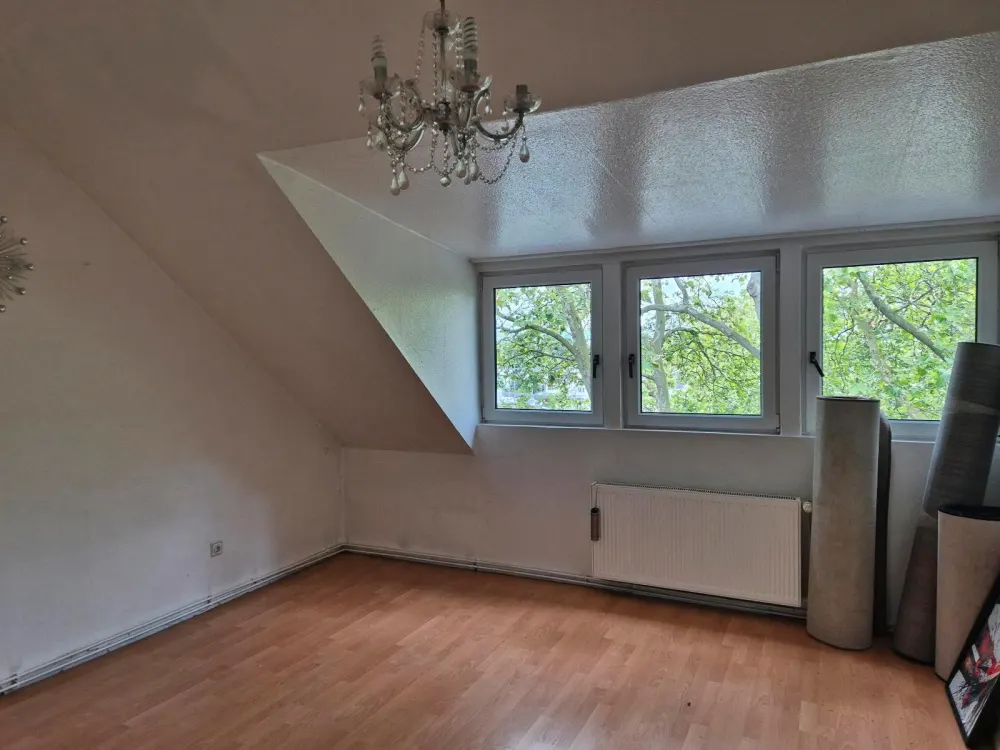 2-Zimmer Dachgeschosswohnung zum vermieten, ab sofort