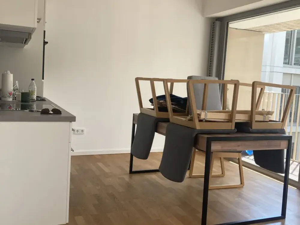 Moderne 2 Zimmer-Wohnung mit Einbauküche und Balkon in bester Lage zu vermieten.