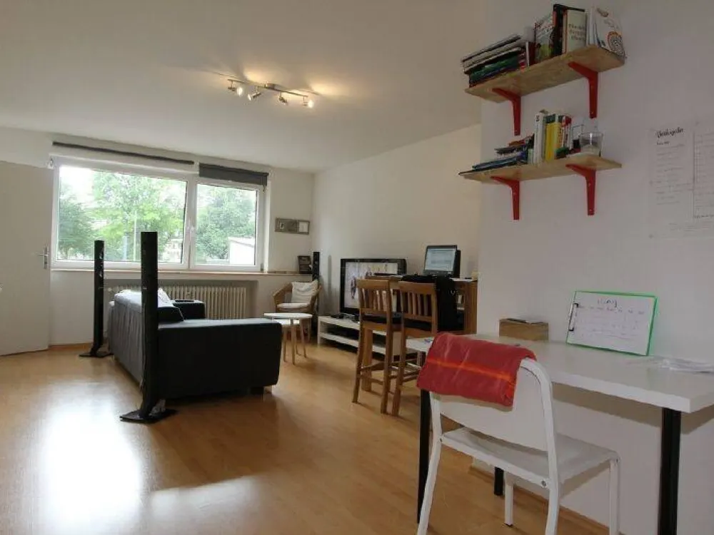 TOP Zustand! Balkon! EBK! Aufzug! TG-Stellplatz optional!