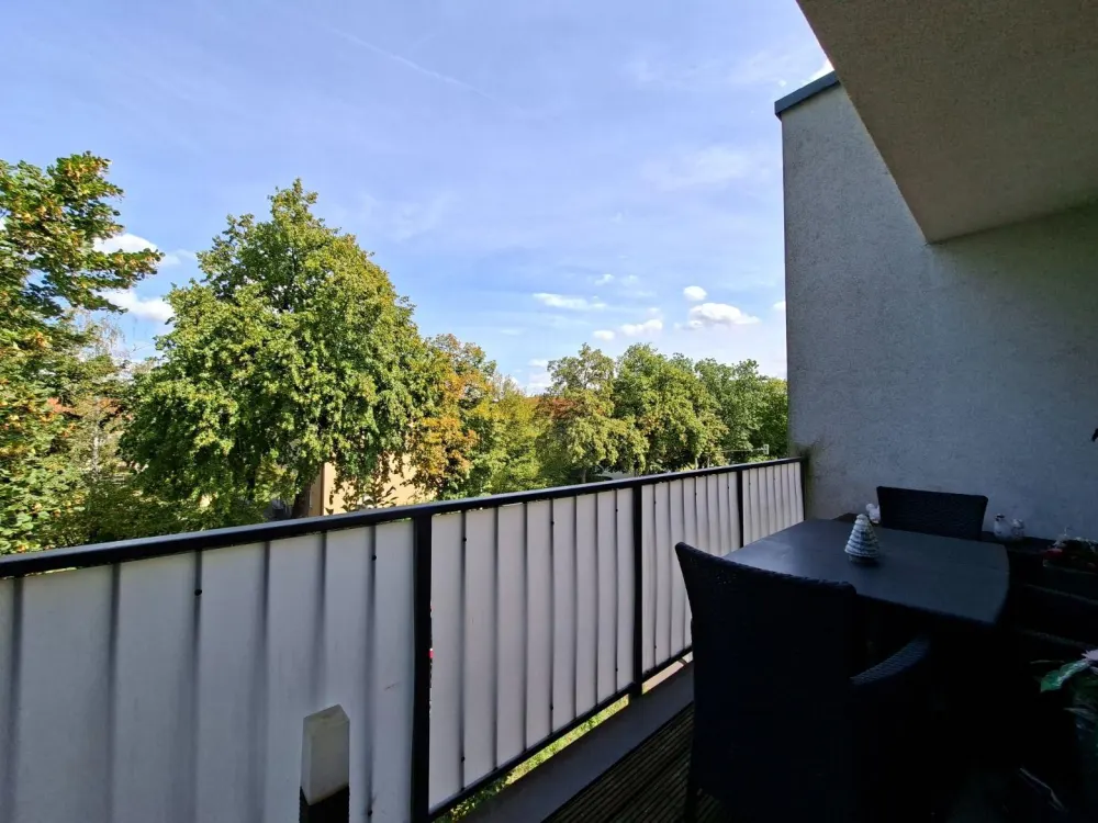 Moderne 3 Raumwohnung mit Balkon und Tiefgaragenstellplatz in Dresden