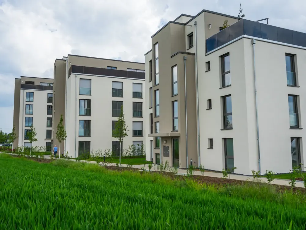 Familienwohnung am Feldrand, Erstbezug mit Küche, 4 helle Zimmer - 30 Min. in Stuttgart