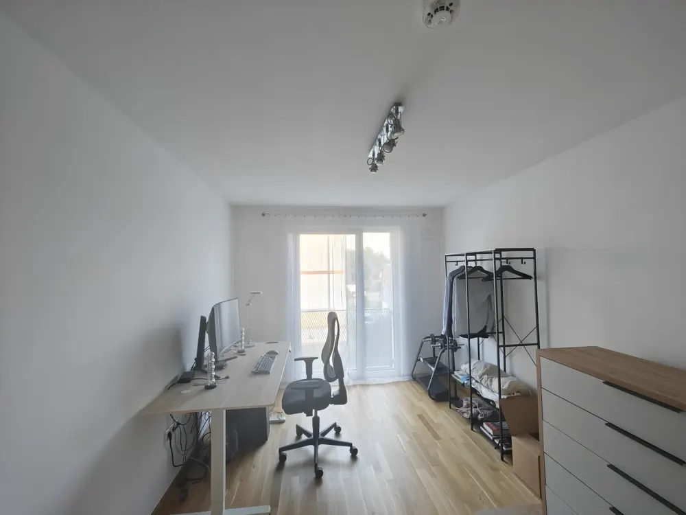 Neuwertige 2-Zimmer-Wohnung | Echtholzparkett | Fußbodenheizung | Großer Balkon