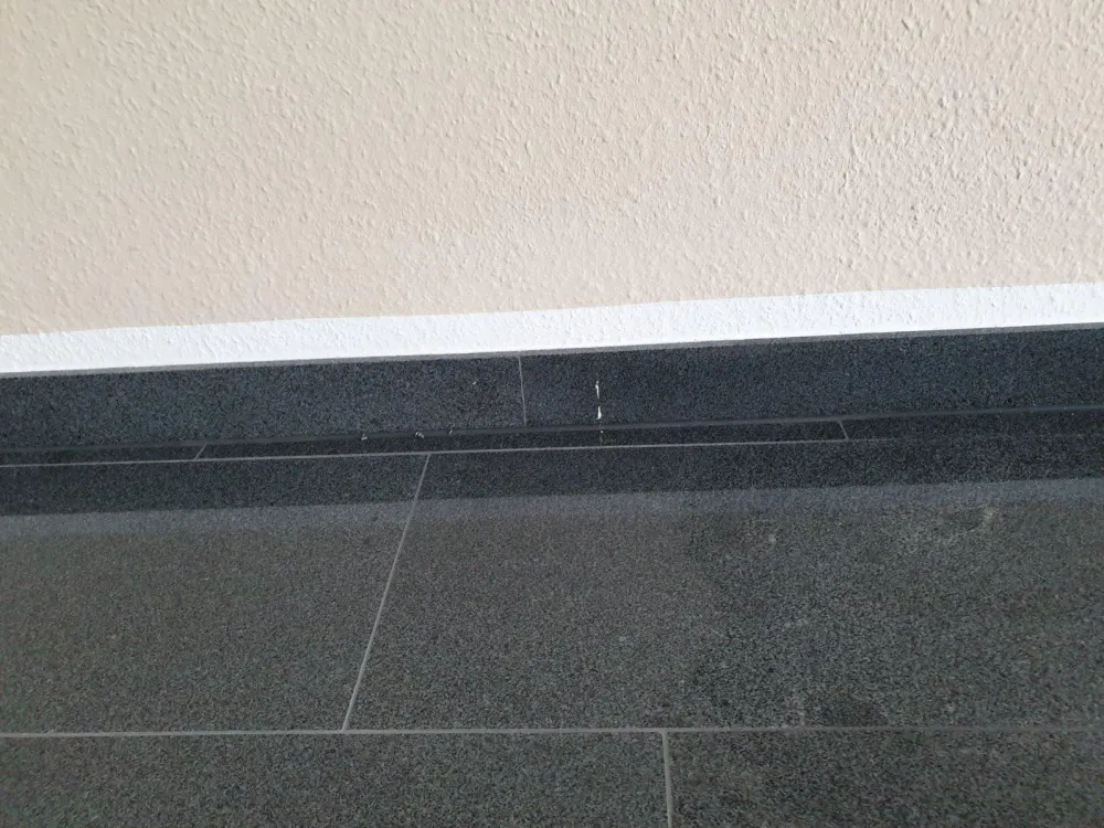 Bright modern large 1-room apartment with balcony in Eggenstein/Leopold