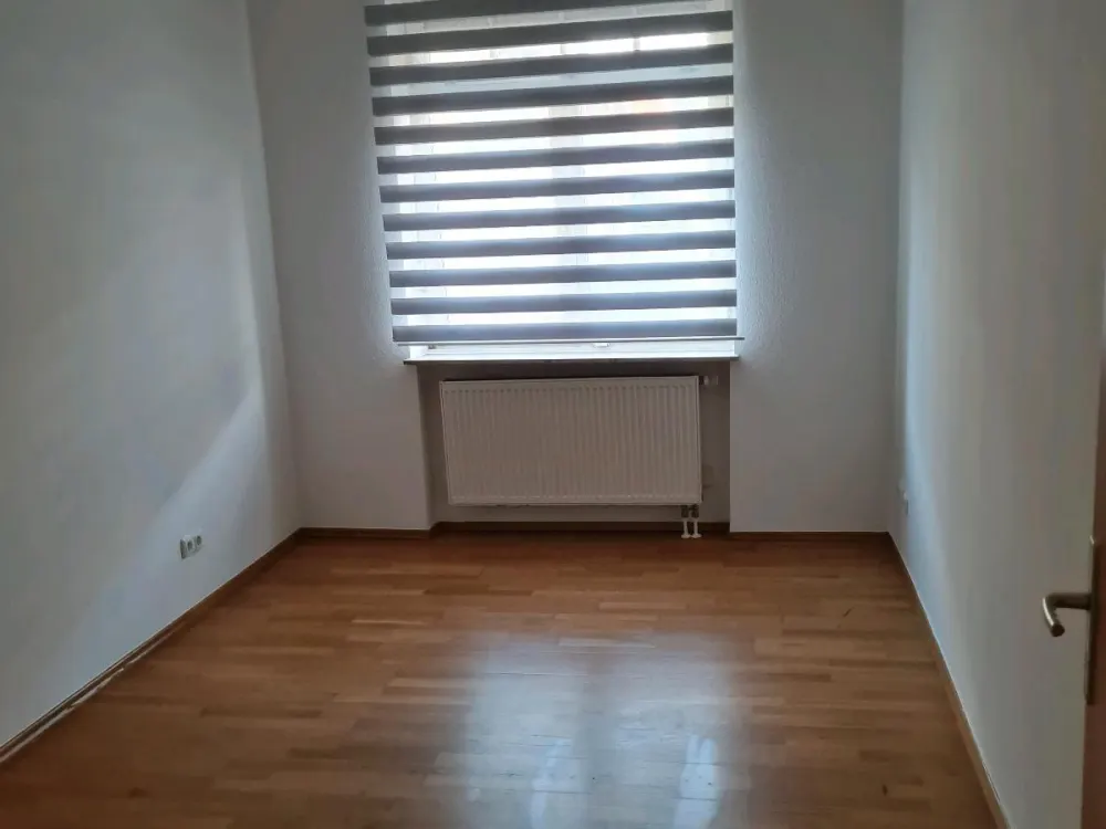 Frisch Renovierte 2 Zimmer Wohnung